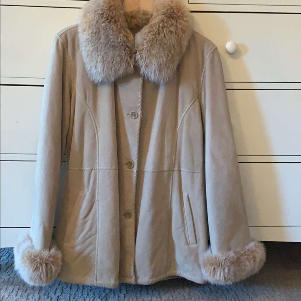 Cream suede jacket with Sherpa lining